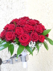 Bukiet ślubny dla  Panny Młodej z czerwonych róż