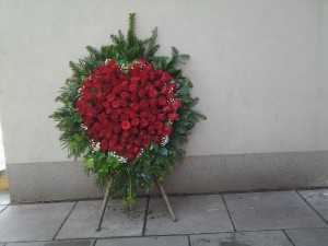 Wieniec z róż wkształcie serca 