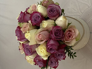 Flowerbox z pastelowymi różami (1)