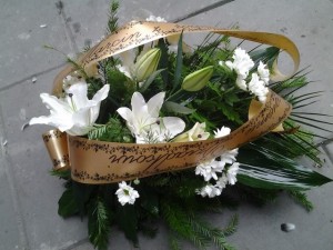 Wiązanka pogrzebowa z lilii